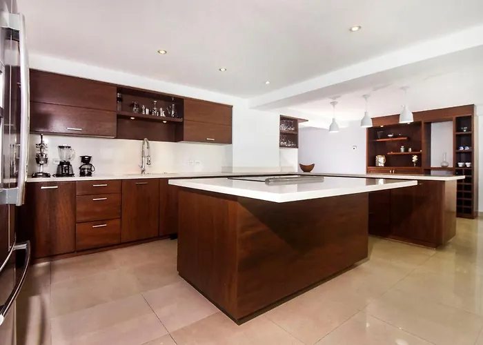 Stunning 6th Floor Luxury Large Wraparound Terrace Palmar 6a *